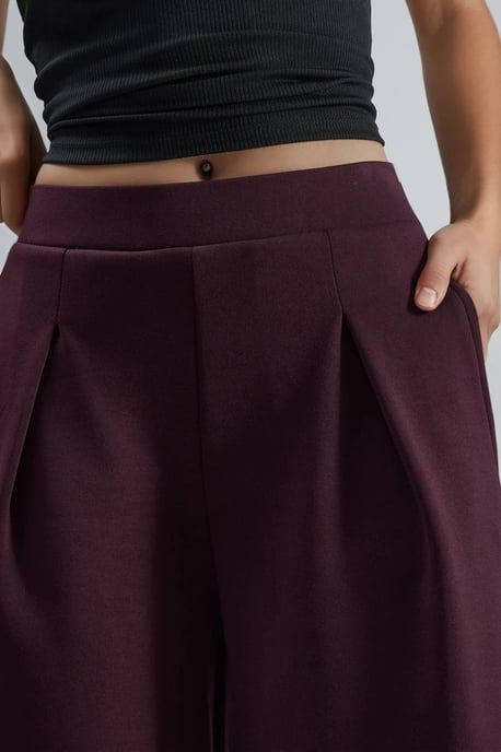 Elastic Waist Pleated Palazzo Pants - Image 6