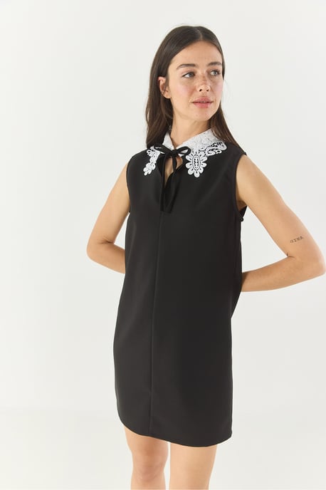 Crepe Midi-klänning med knappstängning - Image 6