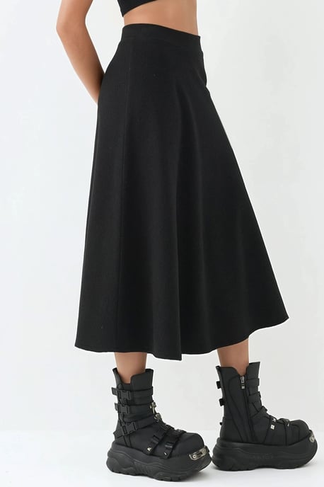 Maxi A-Line Skirt with Zipper Closure - Image 1