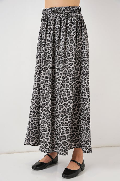 Maxi Skirt with Elastic Waist - Image 2