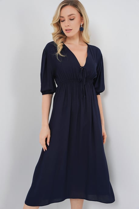A-Form Fit Midi-jurk met V-hals en binddetail - Image 3