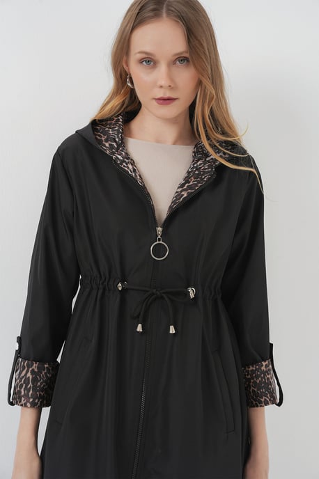 Hooded randig lång trenchcoat med dragsko i midjan - Image 4