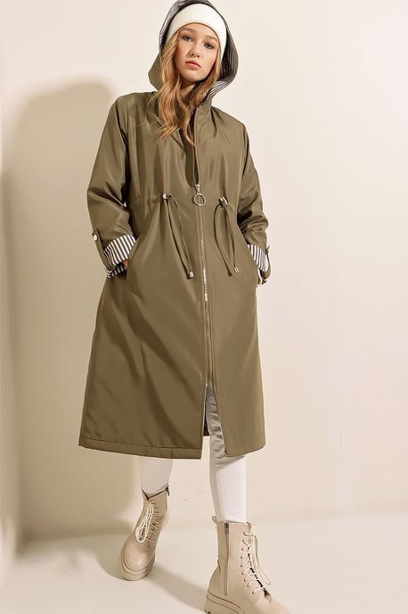 Hooded randig lång trenchcoat med dragsko i midjan - Image 3