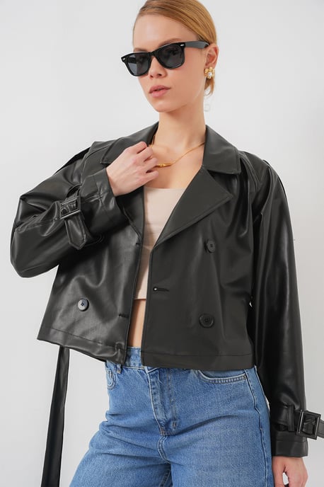 Faux läder oversized bomberjacka med patchdetaljer - Image 4