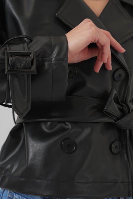 Faux läder oversized bomberjacka med patchdetaljer - Image 5