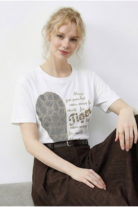 Rundhalsad T-shirt med paljettryck och text - Image 4