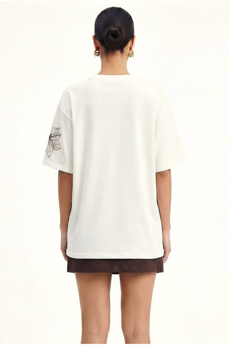 Bloemen Geborduurd T-shirt met Ronde Hals - Image 4