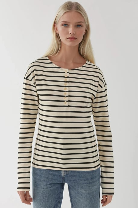 Randig knapplins T-shirt - Image 6