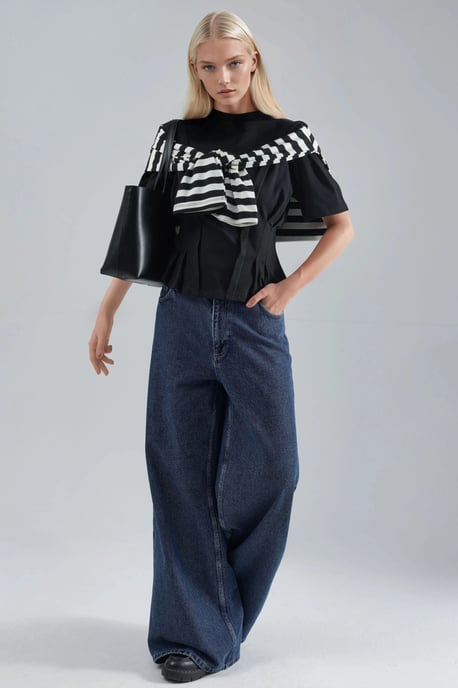 Fitted Crew Neck T-Shirt - Image 2