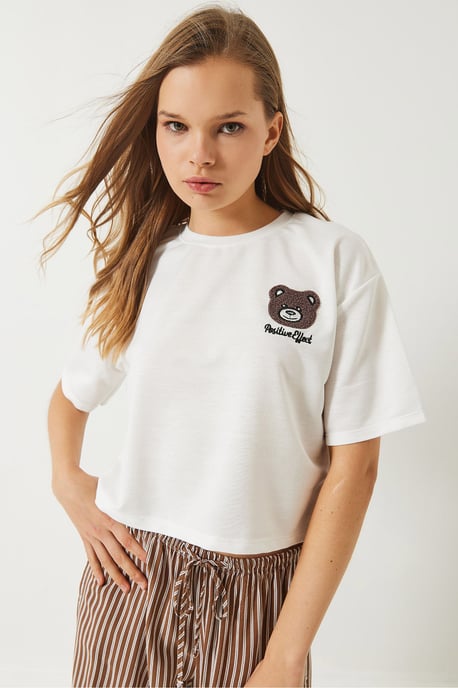 Broderad kortärmad T-shirt med rund halsringning - Image 4