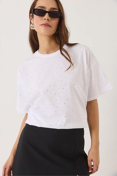 Prickig paljett T-shirt med rundad hals - Image 4