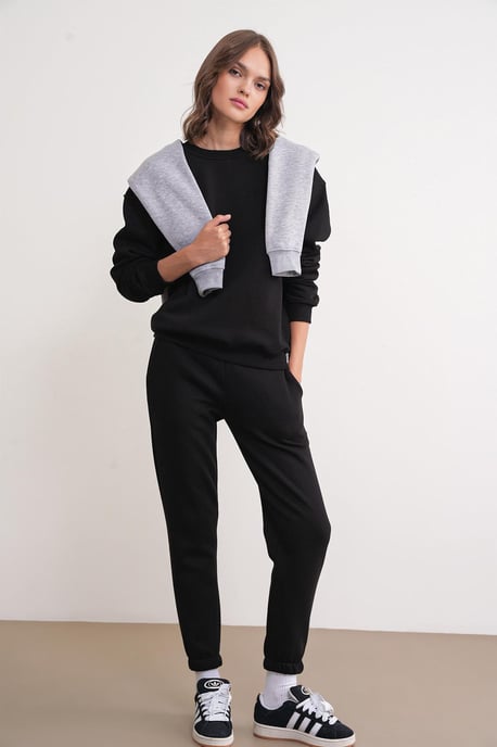 Basis Sweatshirt och Jogger Tvådelat Set - Image 2
