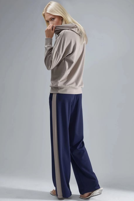 Modal Touch Hette Sweatshirt & Randig Detaljerad Byxset - Image 3