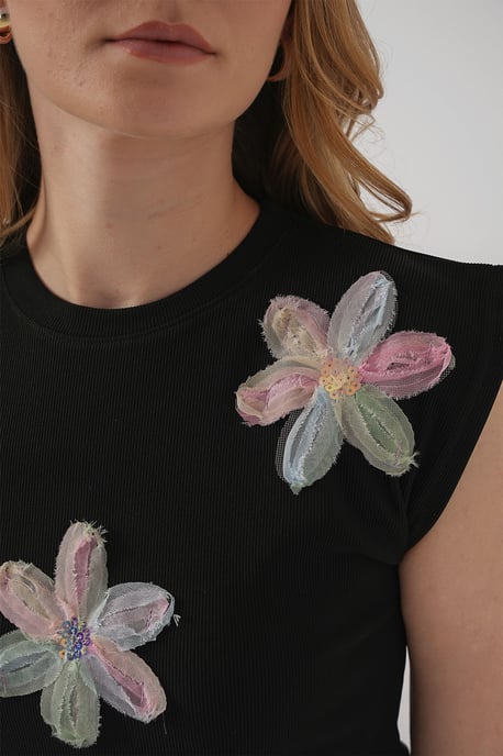 Geborduurd Bloemen Ribbeltop - Image 5