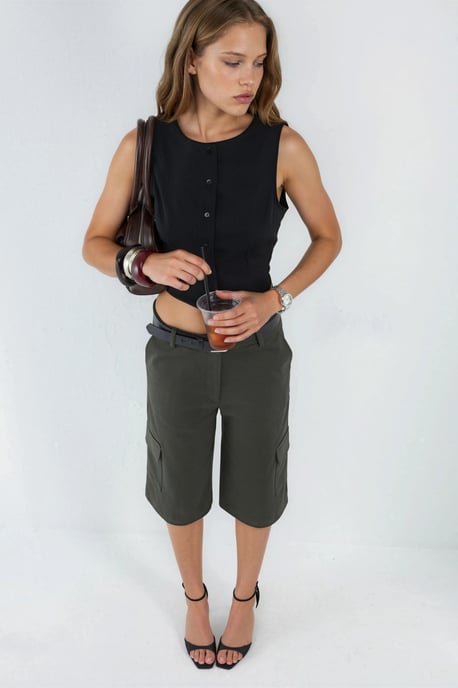 Low Waist Cargo Shorts (Without Belt) - Image 2