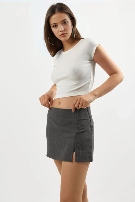 Randiga Mini Skorts med Slitsdetalj - Image 4