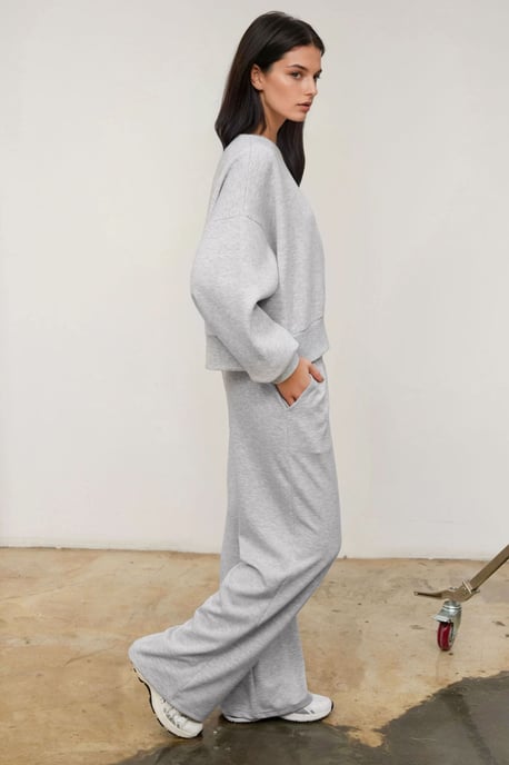 Loose Fit Crew Neck Knitted Raised Sweatshirt - Image 6