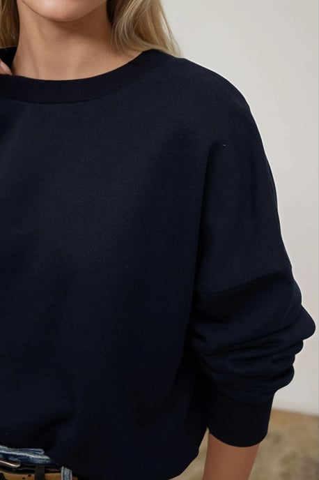 Oversized Crew Neck Basis Sweatshirt - Image 3