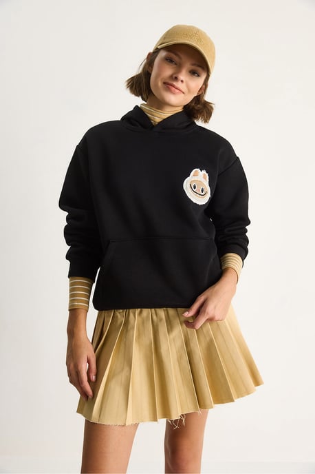 Hoodie med broderi - Image 2