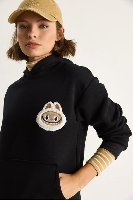 Hoodie med broderi - Image 5