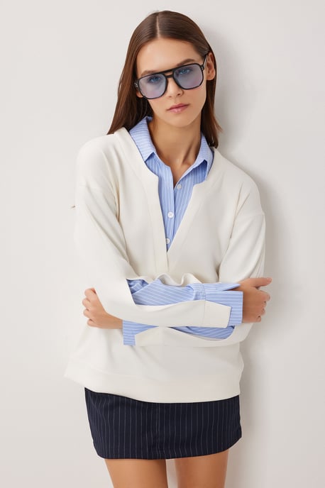 V-ringad långärmad sweatshirt med poplin-detalj - Image 2