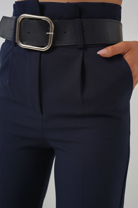 Enkelhoge Rechte Broek met Strik - Image 5