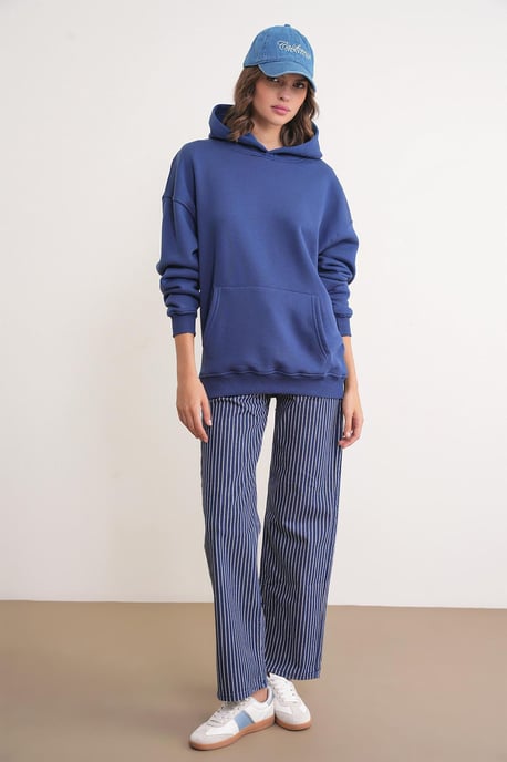 Oversized Hooded Sweatshirt with Pocket - Image 2