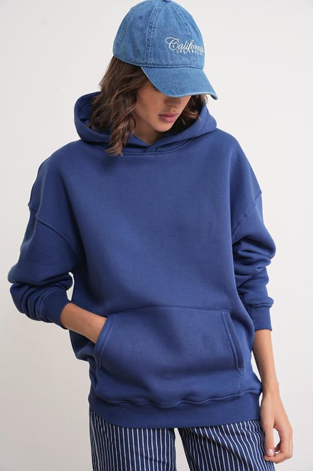 Oversized Hooded Sweatshirt with Pocket - Image 3
