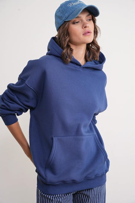 Oversized Hooded Sweatshirt with Pocket - Image 4