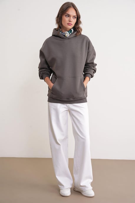 Oversized Hooded Sweatshirt with Pocket - Image 2