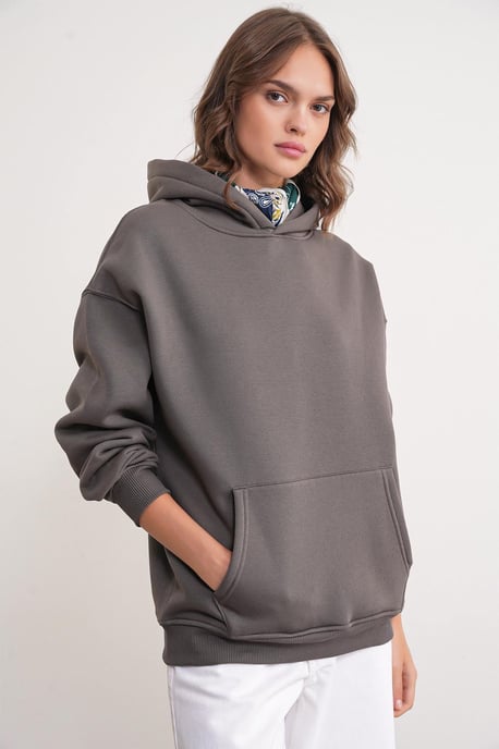 Oversized Hooded Sweatshirt with Pocket - Image 4