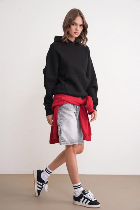 Oversized Hooded Sweatshirt with Pocket - Image 2