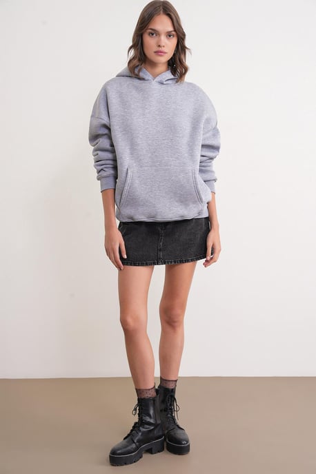 Oversized Hooded Sweatshirt with Pocket - Image 2