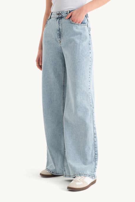 High Waist Super Wide Leg Jeans - Image 3