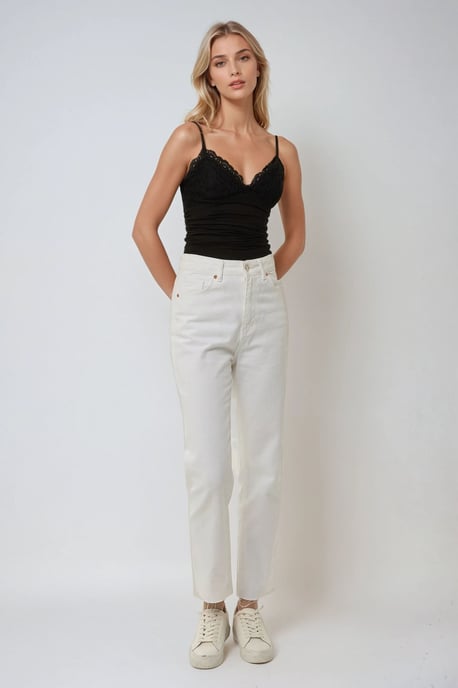 Blus med spetsdetalj och V-ringning - Image 3