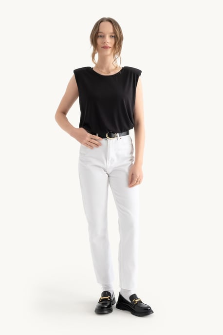 Round Neck Raw Edge Sleeveless Tank Top - Image 2