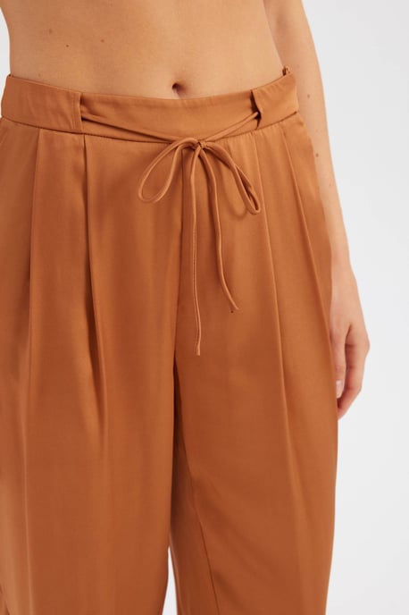 High Waist Drawstring Pleated Carrot fit Trousers - Image 5