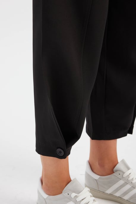 High Waist Carrot fit Trousers - Image 5