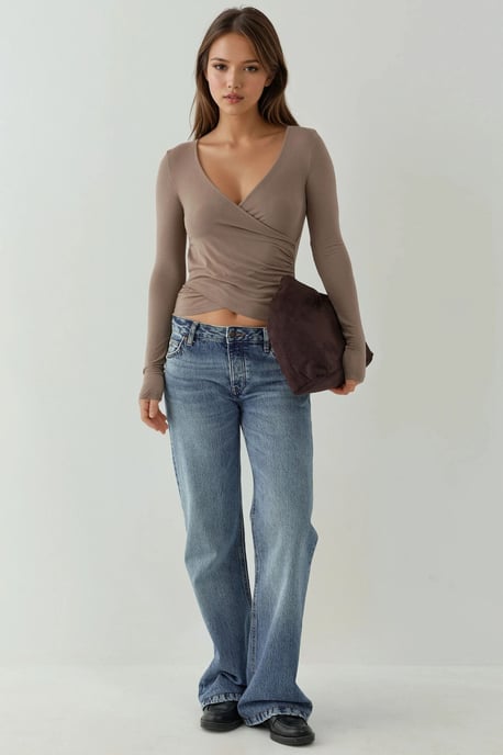 Slim Fit Zacht Aanvoelend V-Hals Lange Mouwen Top - Image 4