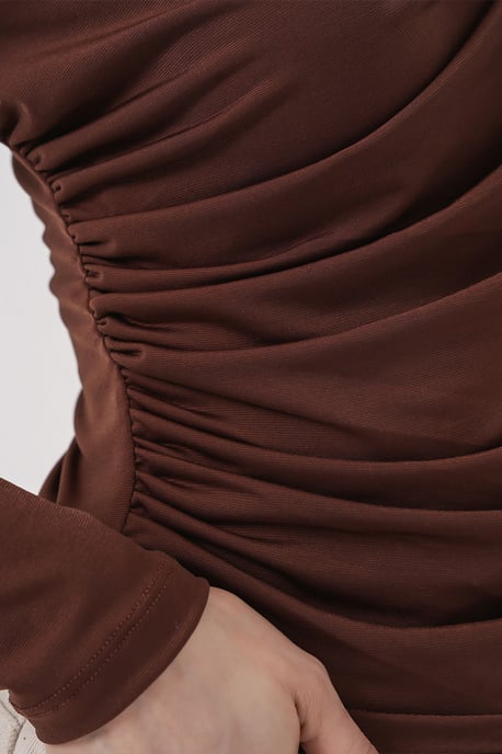 Tajt polokrage blus med draperingsdetalj - Image 6