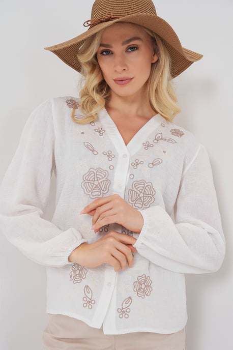 Broderad V-ringad blus med knappar - Image 4