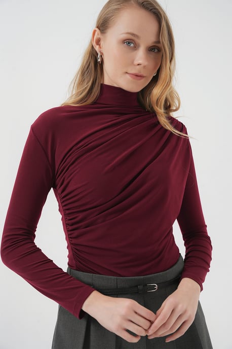 Tajt polokrage blus med draperingsdetalj - Image 1
