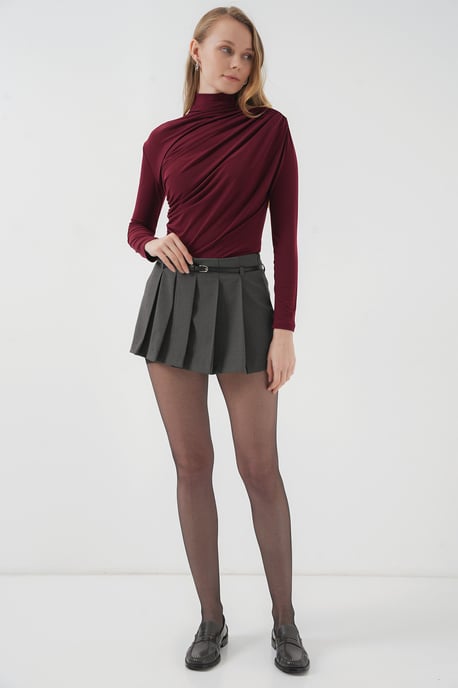 Tajt polokrage blus med draperingsdetalj - Image 2