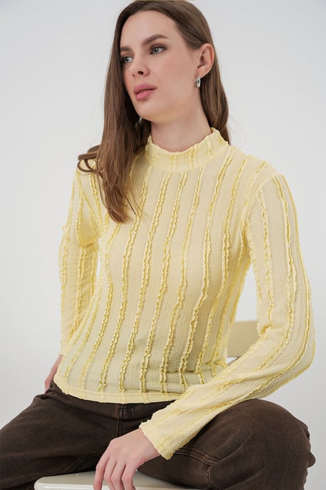 Textured Slim Fit Halve Turtleneck Blouse - Image 3