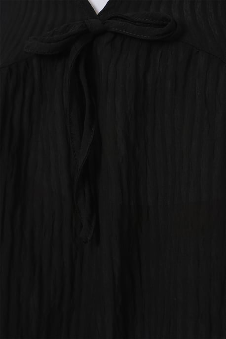 Textured Seersucker V-Neck Blouse with Bow Tie - Image 4