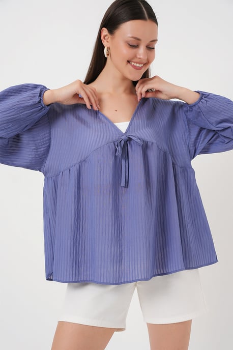 Texturerad Seersucker V-ringad Blus med Slips - Image 1