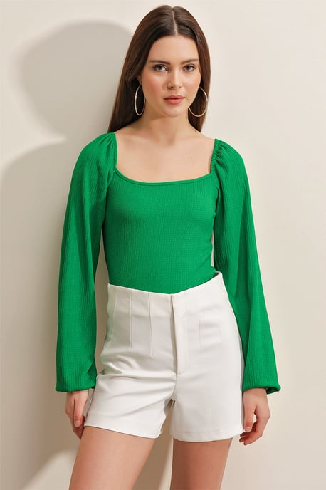 Aangepaste Textuur Blouse met Vierkante Kraag en Rimpel Detail - Image 1