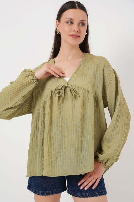 Texturerad Seersucker V-ringad Blus med Slips - Image 3