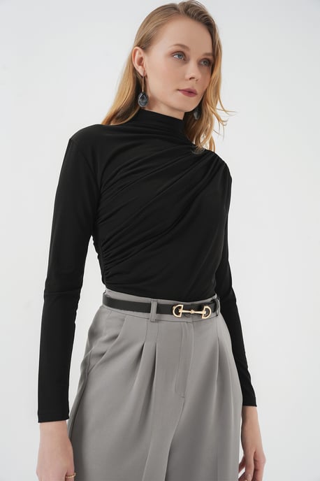 Tajt polotröja med draperingsdetalj - Image 4