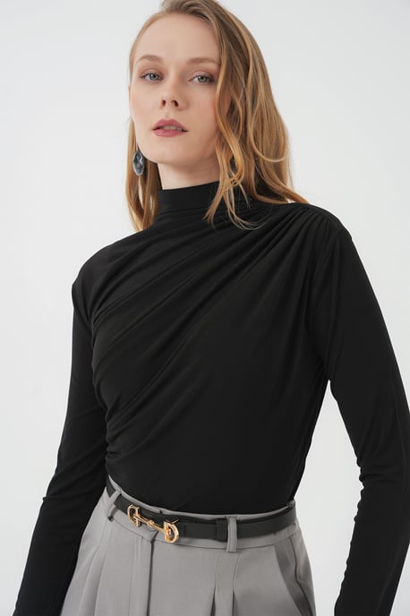 Tajt polotröja med draperingsdetalj - Image 5